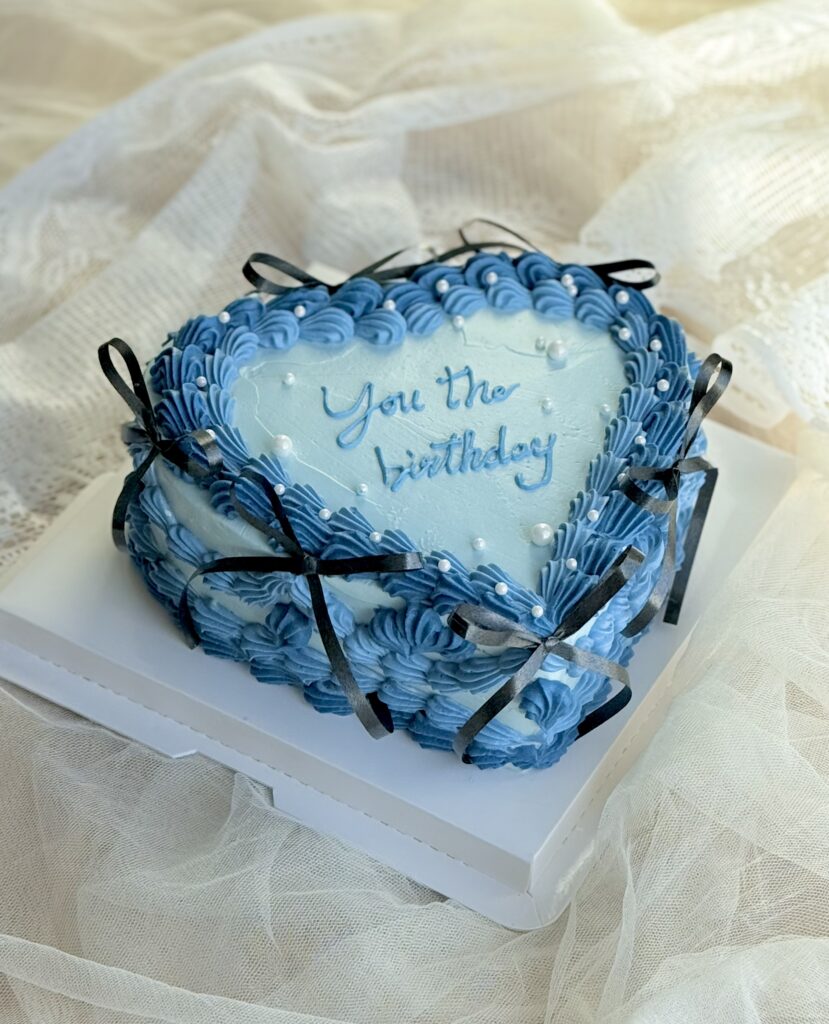 Heart Shape with Bow Cakes