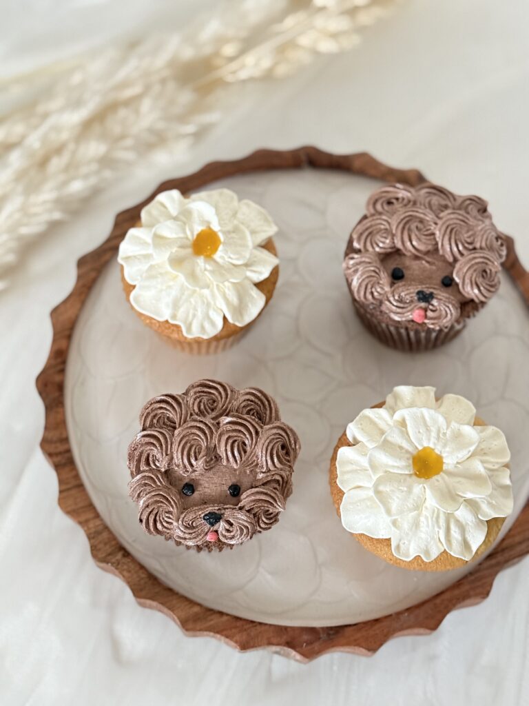 Puppy & Daisy Bloom cupcake