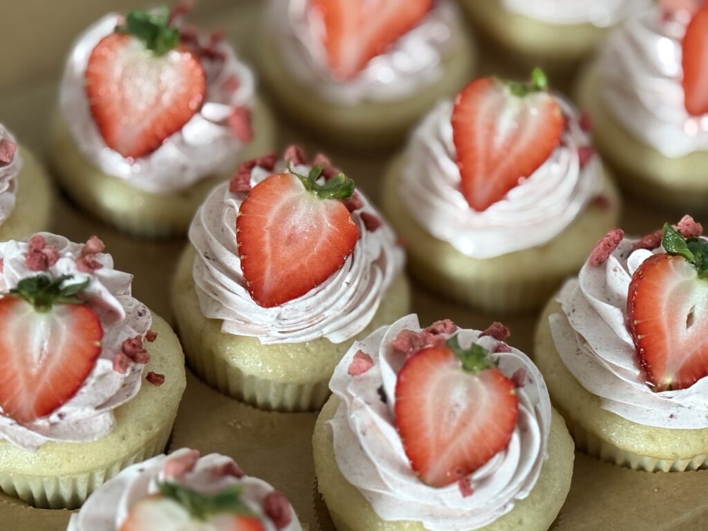 Strawberry / Blueberry Cupcakes