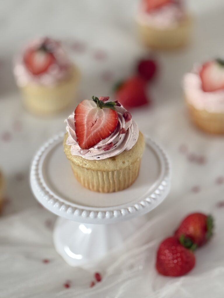 Strawberry / Blueberry Cupcakes